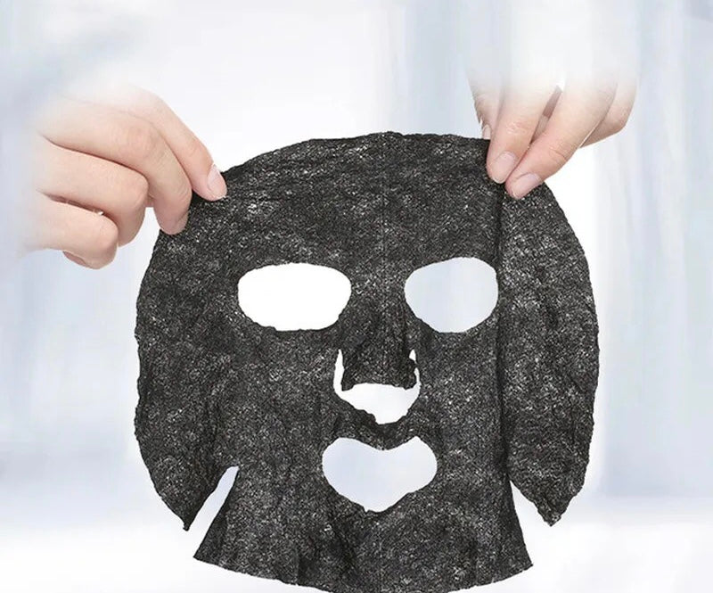 Masques au charbon compressé